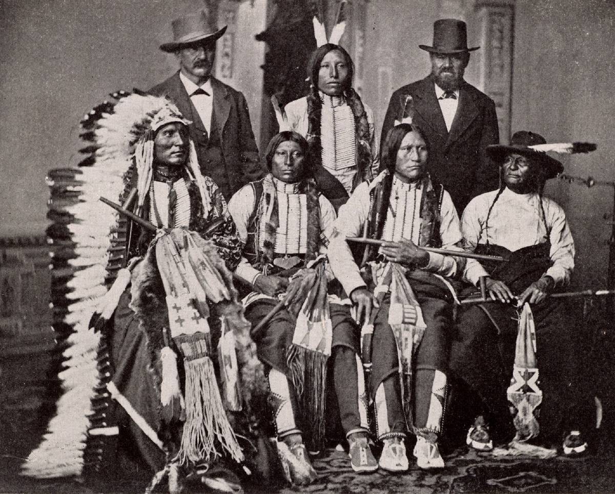 Sioux chiefs-646448582 Sioux chiefs pose for a photo with representatives at the White House.