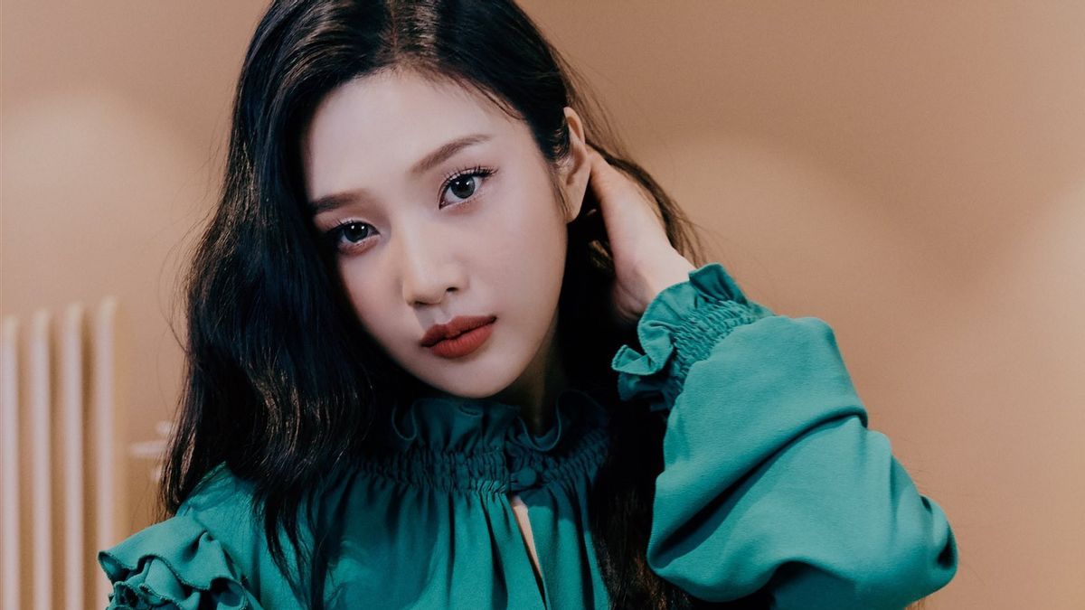 Joy Se Convierte En El Próximo Miembro De Terciopelo Rojo En Debutar En Solitario